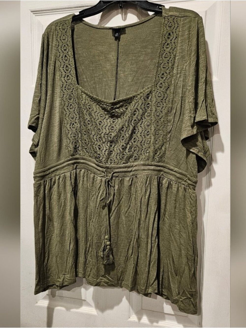GREEN TOP - Picture 1 of 2